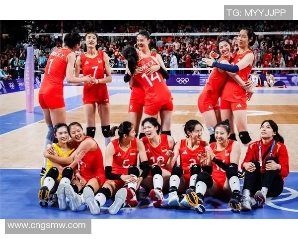 重庆排球队配合引发热议球迷对战术执行与团队默契的不同看法